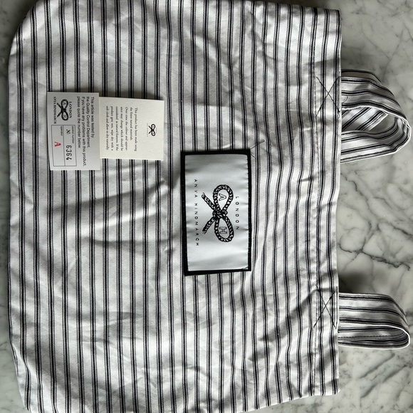 Anya Hindmarch Raffia & Patent Leather Clutch - Picture 6 of 6